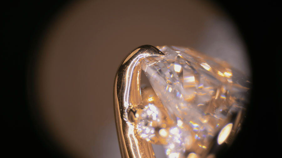 Claw Isn't Flush With Diamond