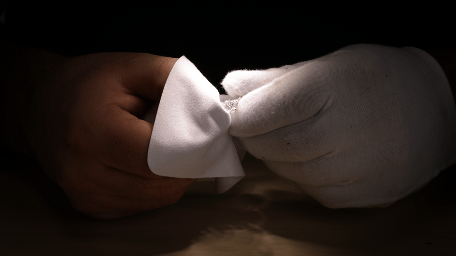 Moving Cloth Over Claws