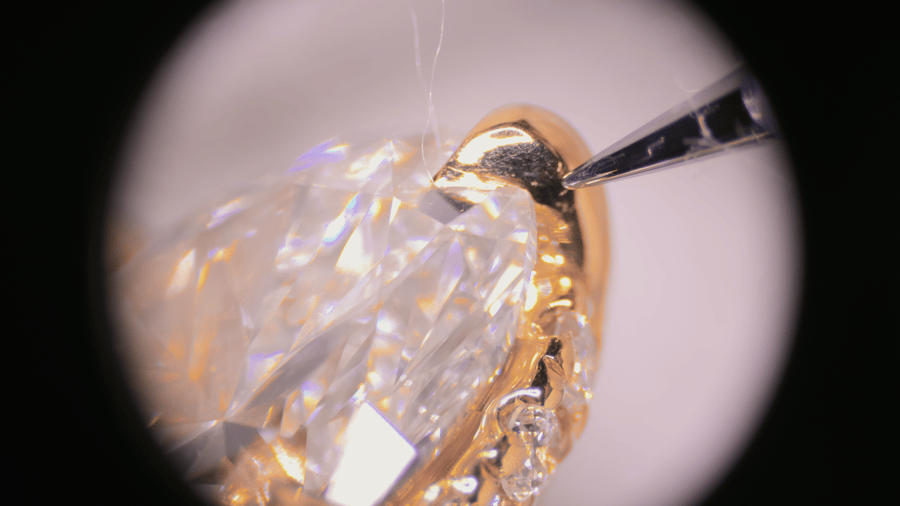 Rounded Claws - Should Be Cut Straight)